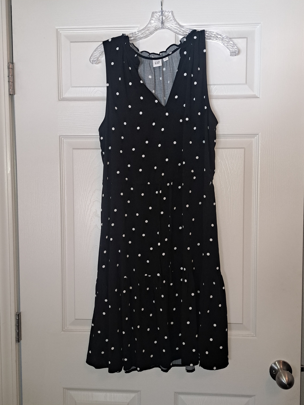 GAP Black Polka Dot Sleeveless V-Neck Midi Dress